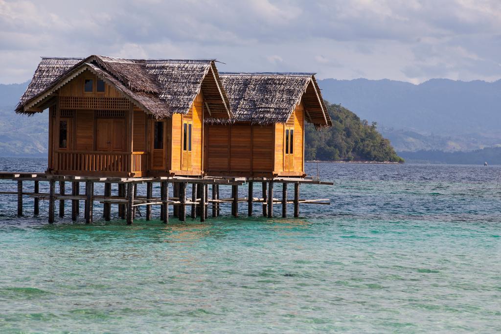 Amaris Hotel Gorontalo Exterior foto