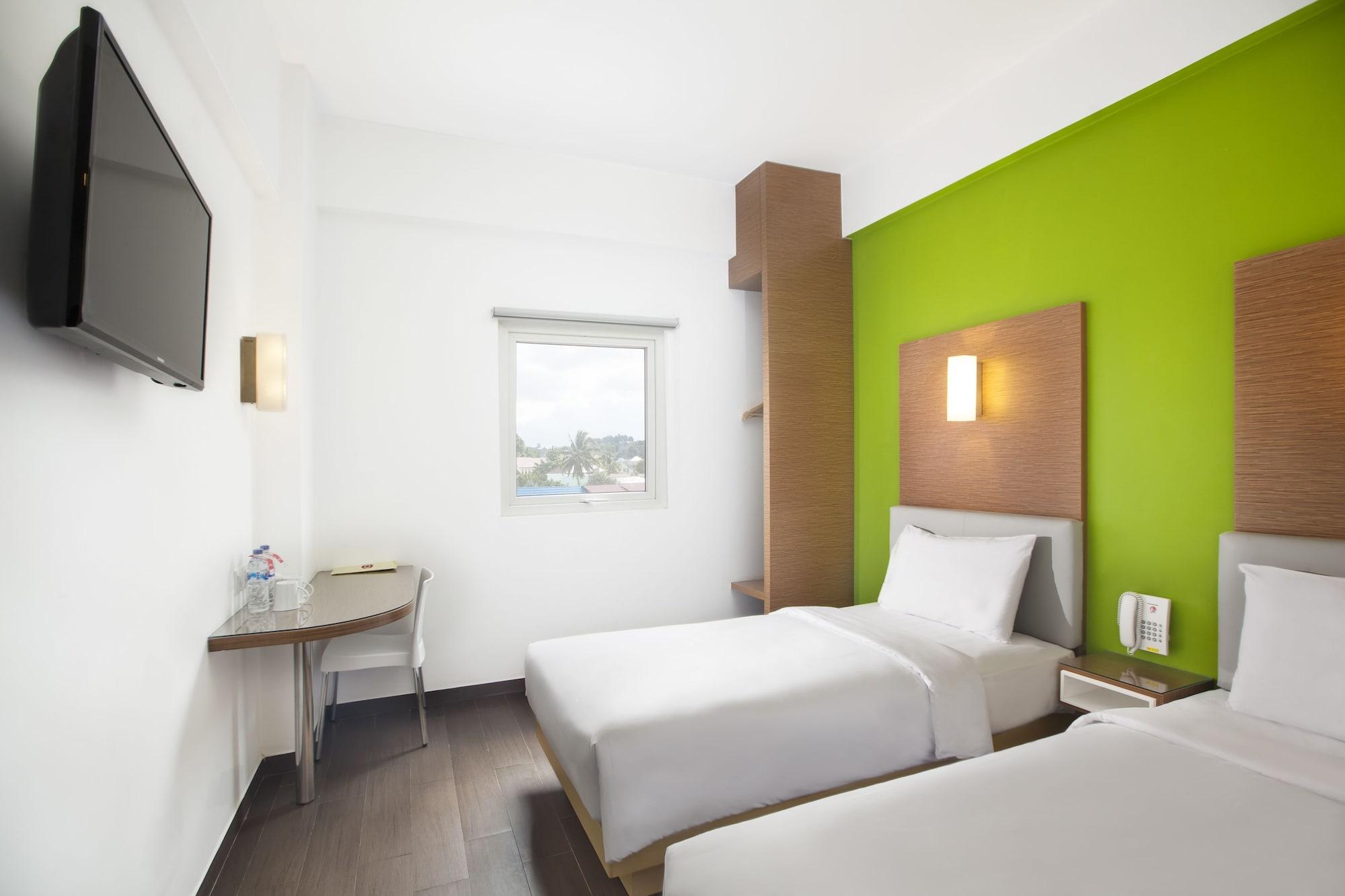 Amaris Hotel Gorontalo Exterior foto